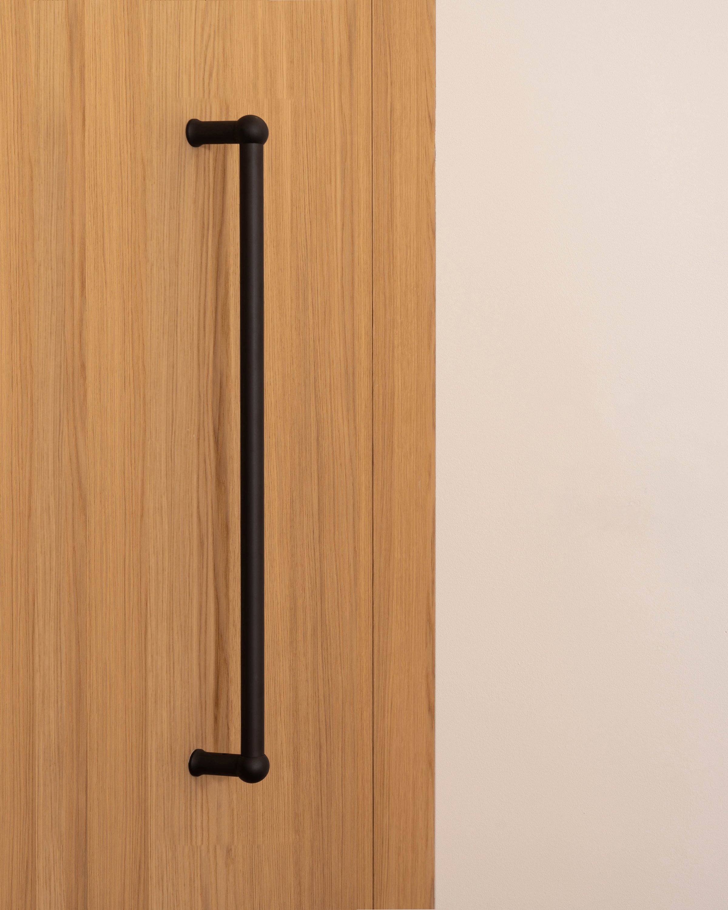 Harper Single Pull Handle | Bronze | Door Furniture